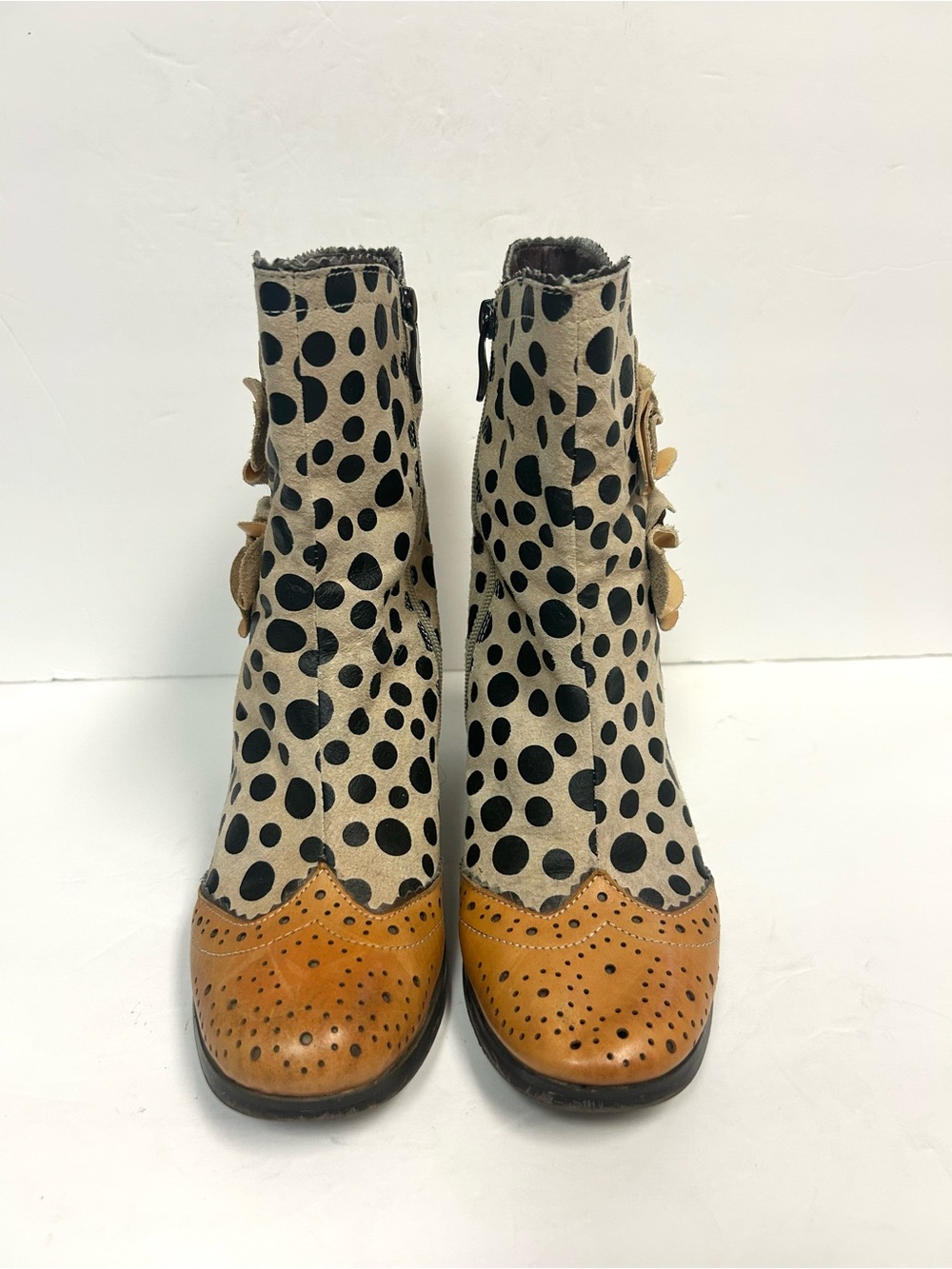 L'Artiste Spring Step Boots Perignon Wing-tip Polka Dot Leather Artsy 39 US 8.5 - Picture 3 of 15